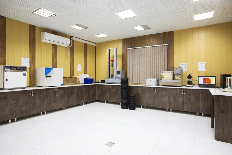 آزمایشگاه کنترل کیفیت پلی اتیلن سلسله آب حیات کرمان